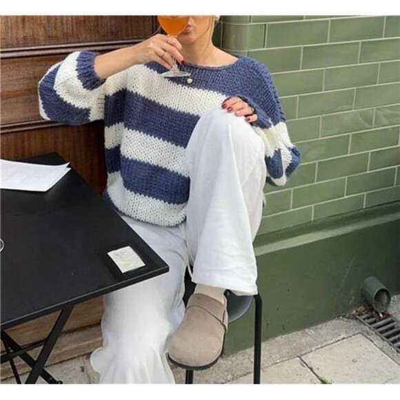 Oversized Sweaters for Women - Picture 3 of 4